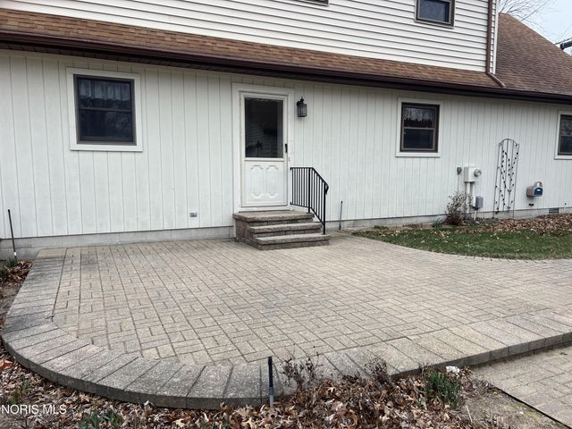 6060 Dixon Avenue, Toledo, OH 43613