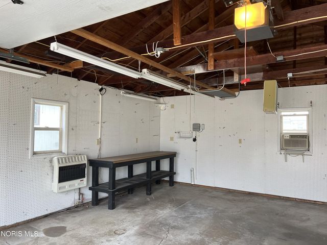 6060 Dixon Avenue, Toledo, OH 43613