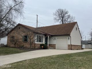 6060 Dixon Avenue, Toledo, OH 43613