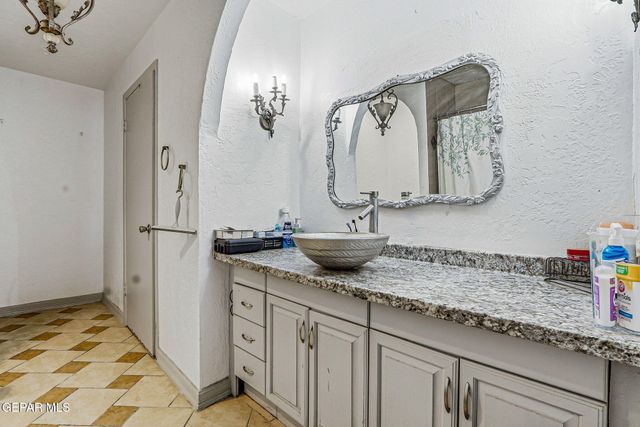 137 RIO MONTE Street, El Paso, TX 79915