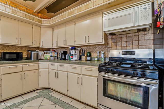 137 RIO MONTE Street, El Paso, TX 79915