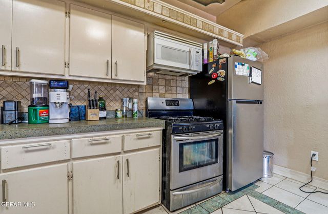 137 RIO MONTE Street, El Paso, TX 79915