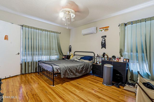 137 RIO MONTE Street, El Paso, TX 79915
