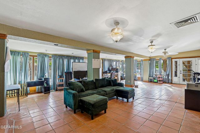 137 RIO MONTE Street, El Paso, TX 79915