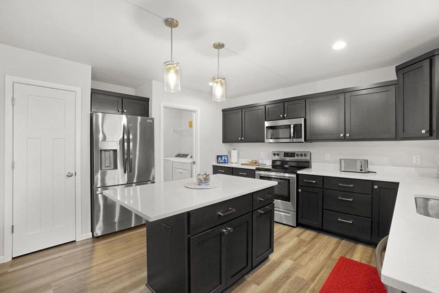 830 Burr Oak COURT, Oconomowoc, WI 53066