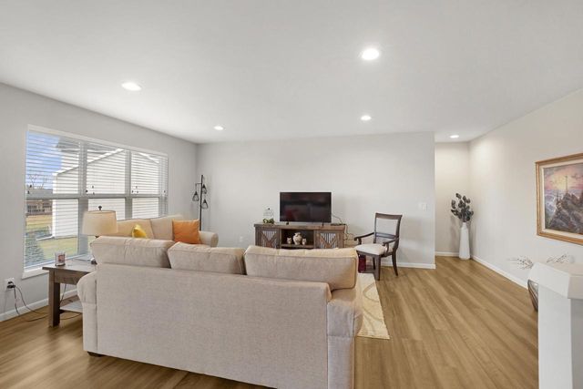 830 Burr Oak COURT, Oconomowoc, WI 53066