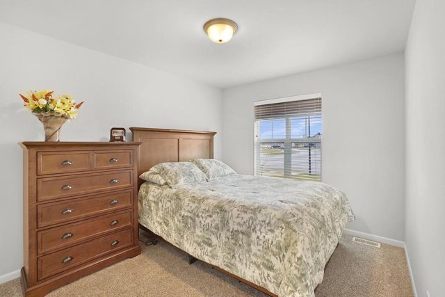 830 Burr Oak COURT, Oconomowoc, WI 53066