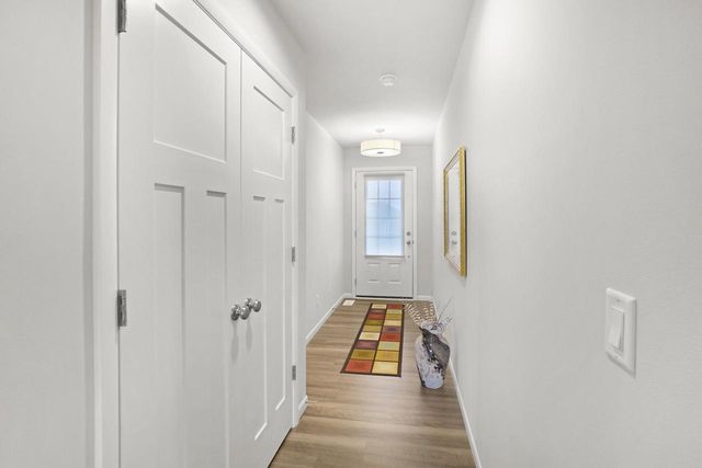 830 Burr Oak COURT, Oconomowoc, WI 53066