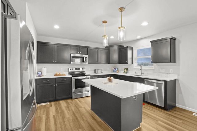 830 Burr Oak COURT, Oconomowoc, WI 53066