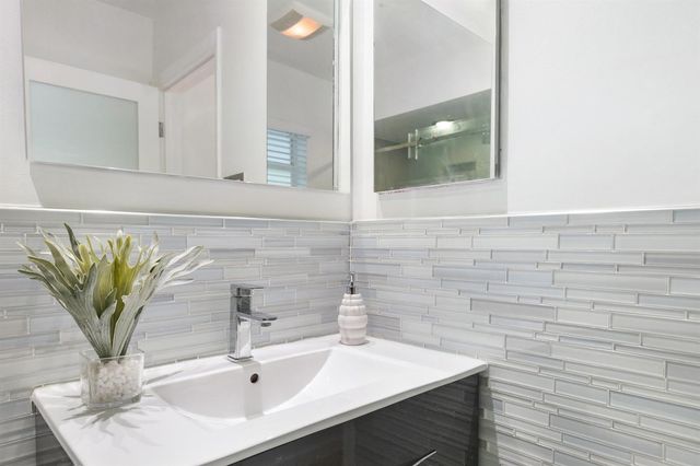 1771 NE 33RD Street, Oakland Park, FL 33334
