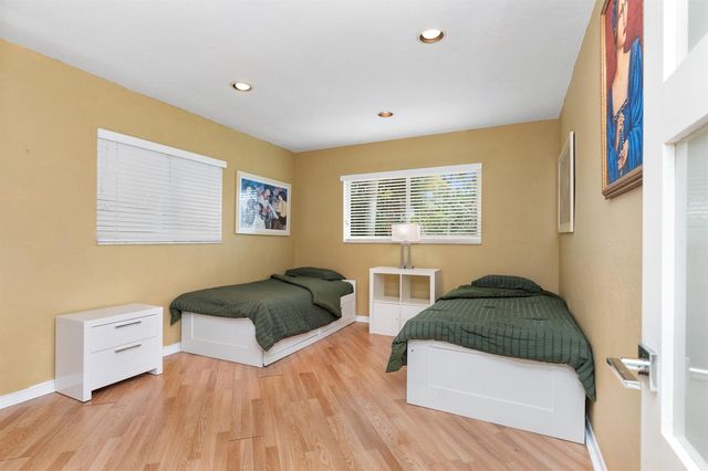 1771 NE 33RD Street, Oakland Park, FL 33334