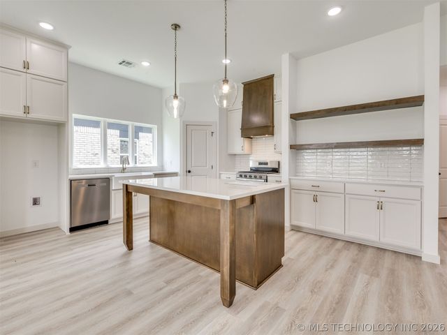 3482 E 153rd Street S, Bixby, OK 74008