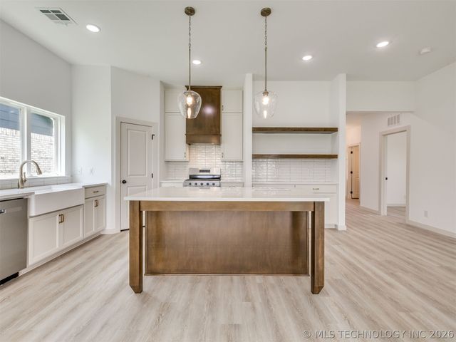 3482 E 153rd Street S, Bixby, OK 74008