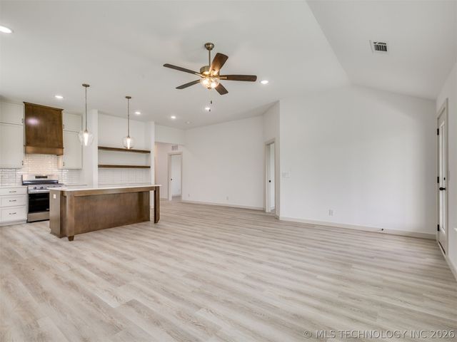 3482 E 153rd Street S, Bixby, OK 74008