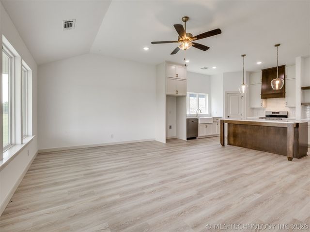 3482 E 153rd Street S, Bixby, OK 74008