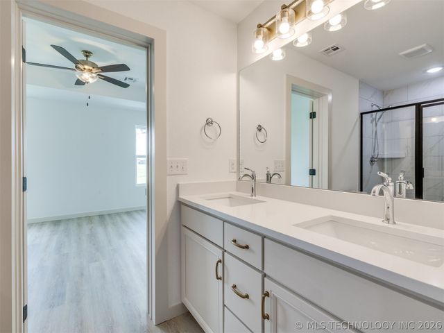 3482 E 153rd Street S, Bixby, OK 74008