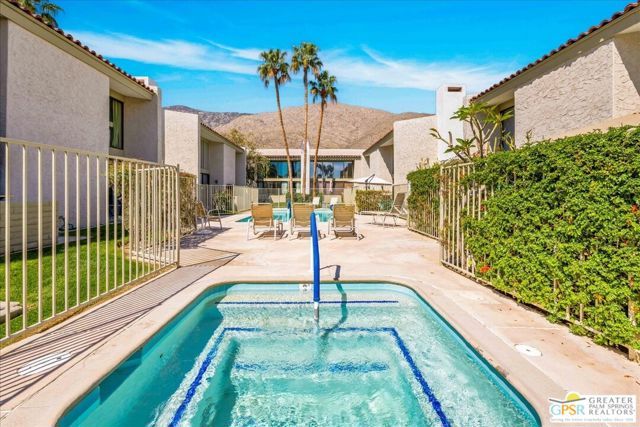 261 E La Verne Way B, Palm Springs, CA 92264