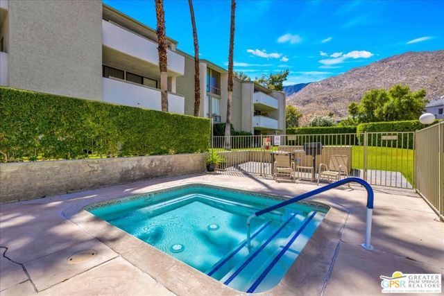 261 E La Verne Way B, Palm Springs, CA 92264