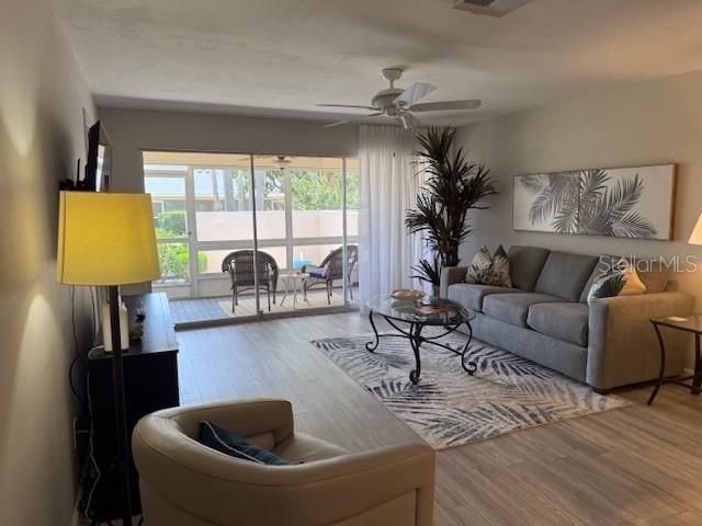 7012 W COUNTRY CLUB DRIVE N 137, Sarasota, FL 34243