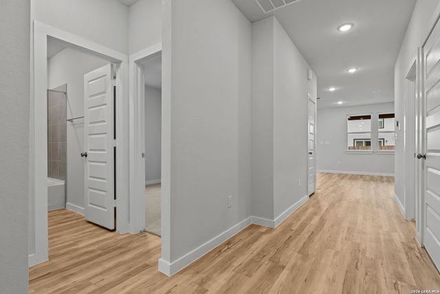 8657 RUCKER POND TRAIL, San Antonio, TX 78252