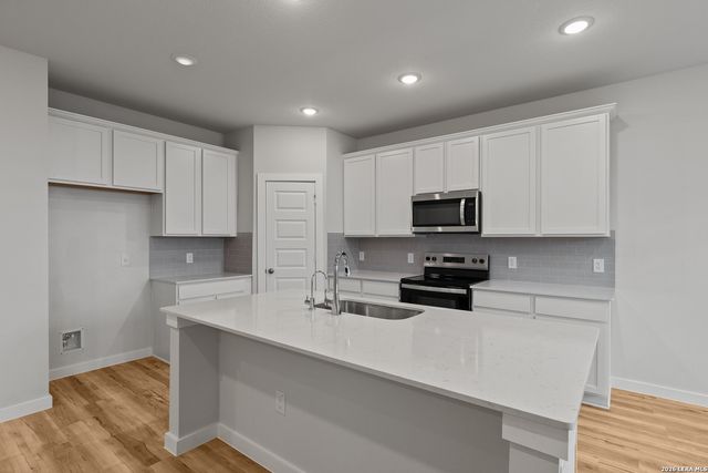 8657 RUCKER POND TRAIL, San Antonio, TX 78252