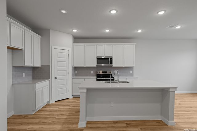 8657 RUCKER POND TRAIL, San Antonio, TX 78252