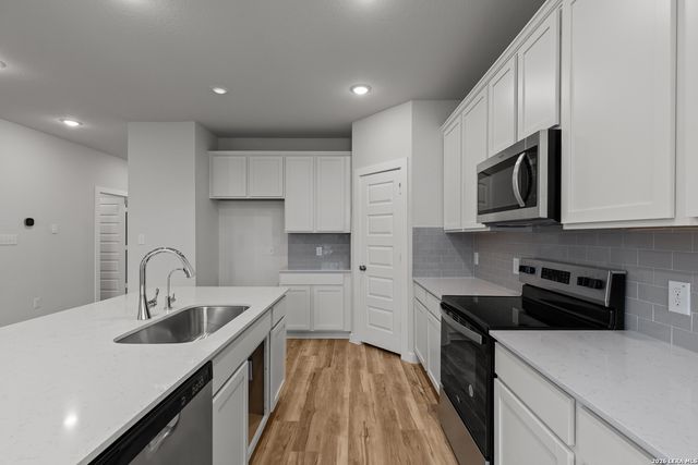 8657 RUCKER POND TRAIL, San Antonio, TX 78252