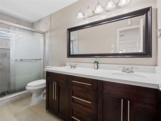 7504 NW 70th Ave, Tamarac, FL 33321