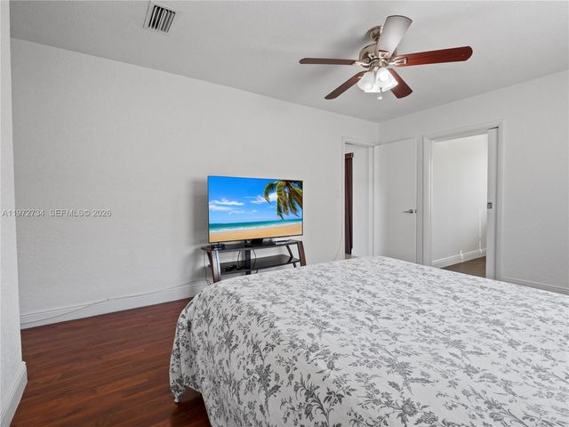 7504 NW 70th Ave, Tamarac, FL 33321