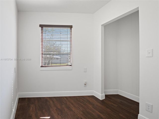 7504 NW 70th Ave, Tamarac, FL 33321