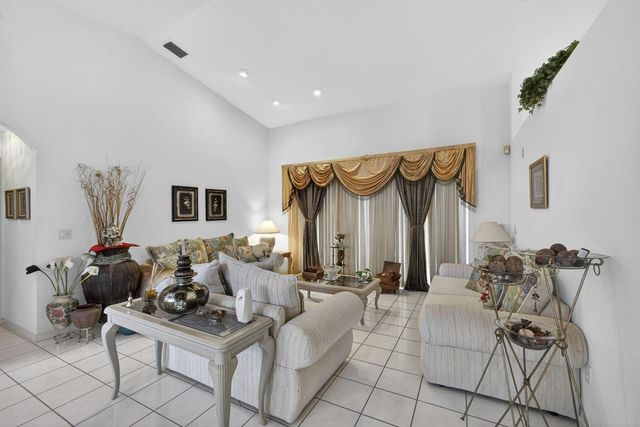 1940 S Club Drive, Wellington, FL 33414