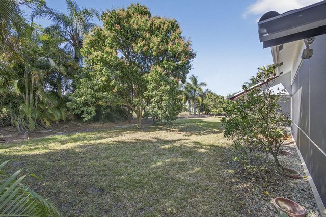 1940 S Club Drive, Wellington, FL 33414