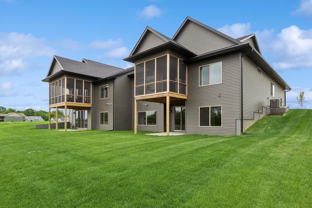 1026 Highland Trail, Solon, IA 52333