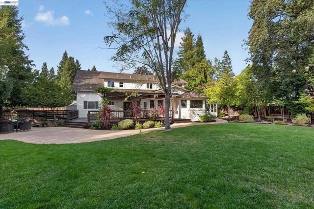 150 Timberline Ct, Danville, CA 94526
