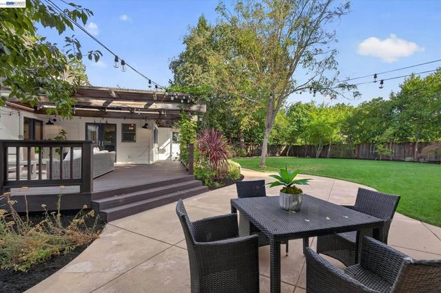 150 Timberline Ct, Danville, CA 94526