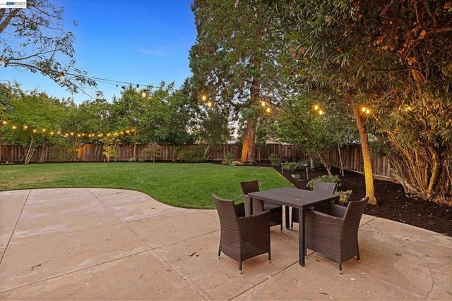 150 Timberline Ct, Danville, CA 94526