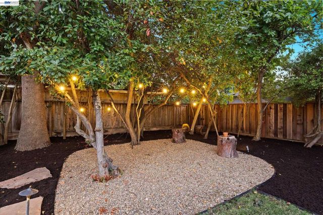 150 Timberline Ct, Danville, CA 94526