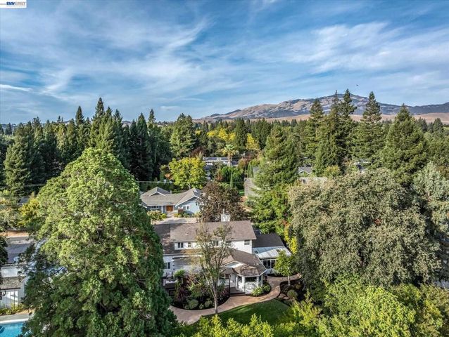 150 Timberline Ct, Danville, CA 94526