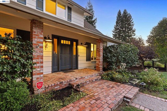 150 Timberline Ct, Danville, CA 94526