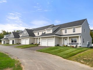63 Driftwood Circle # 24, Sandown, NH 03873