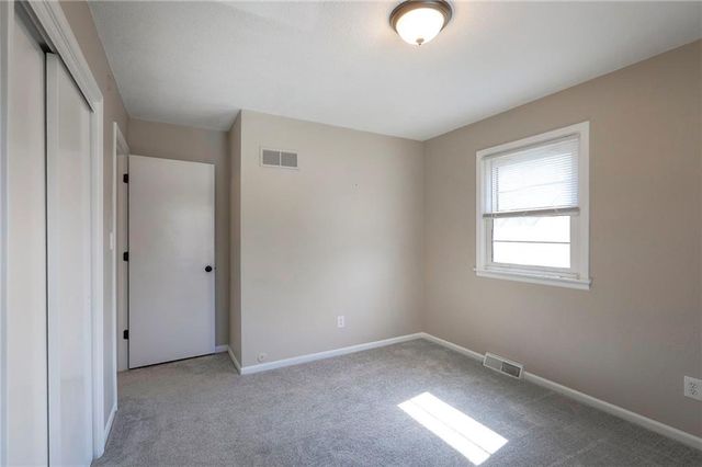 201 S Shrank Avenue, Independence, MO 64056