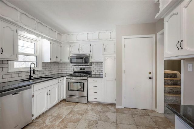 201 S Shrank Avenue, Independence, MO 64056