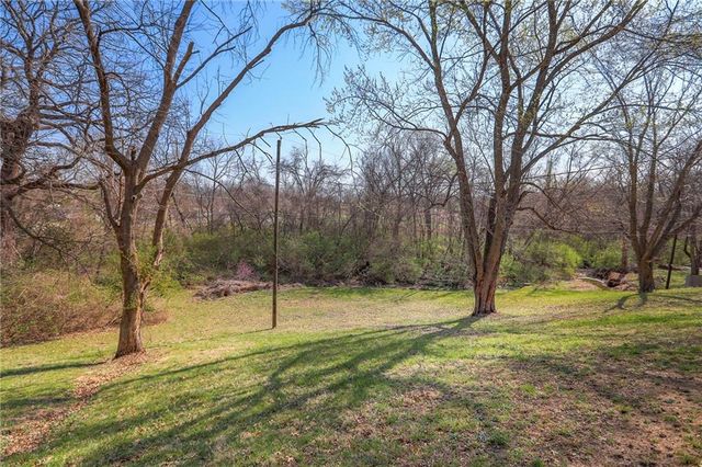 201 S Shrank Avenue, Independence, MO 64056