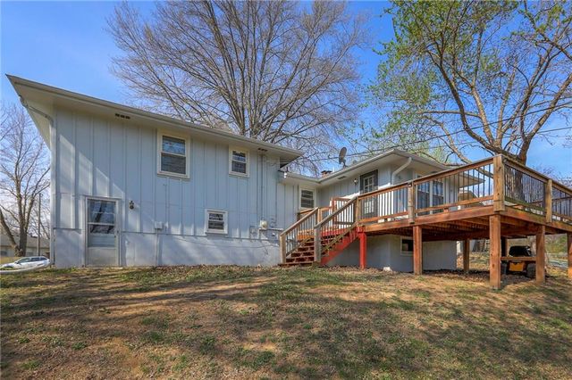 201 S Shrank Avenue, Independence, MO 64056