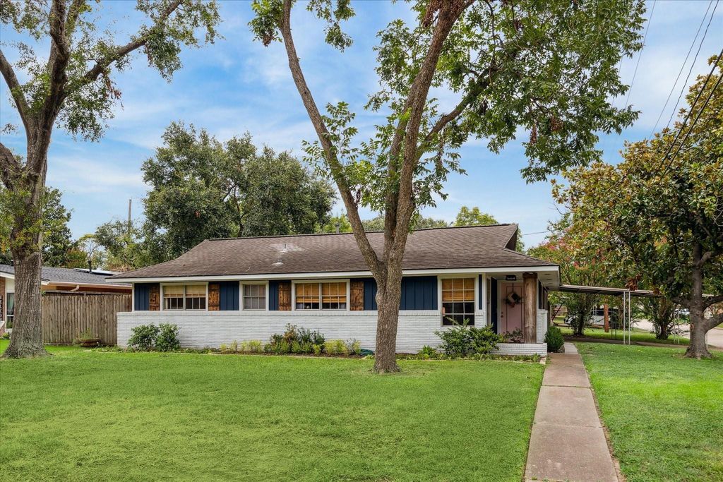 2302 Wilde Rock Way, Houston, TX 77018
