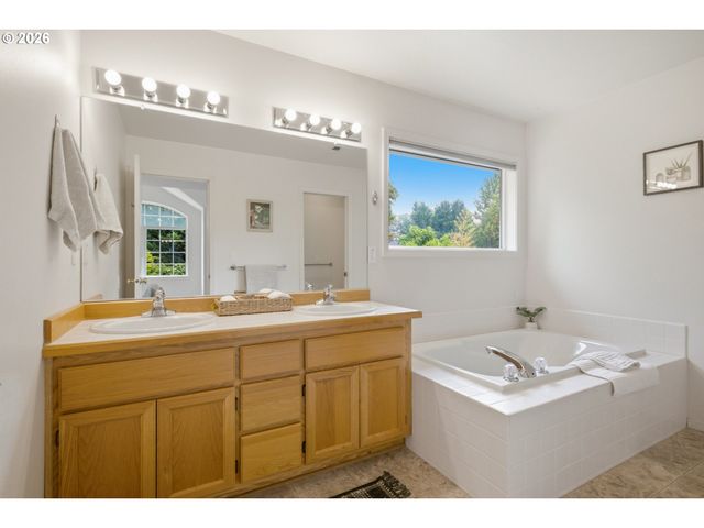 18202 Se SWANSON Ln, Milwaukie, OR 97267