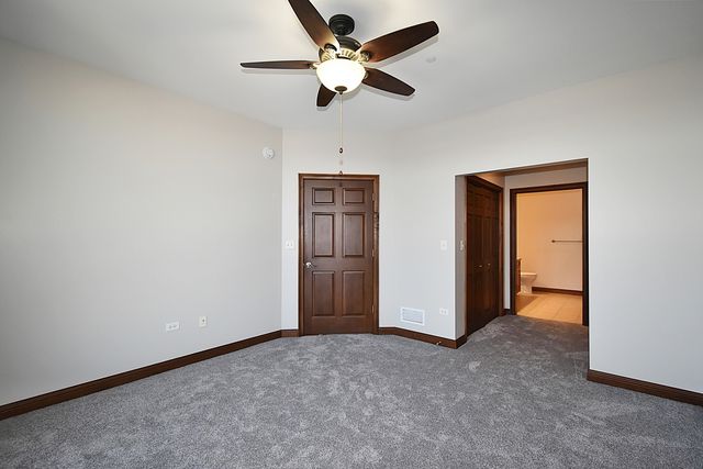 160 S River Street 311, Aurora, IL 60506