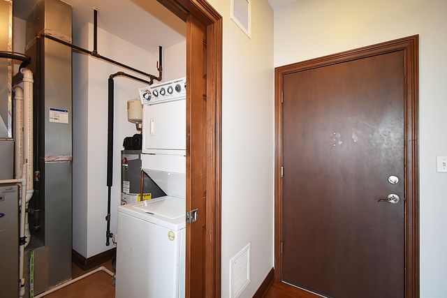 160 S River Street 311, Aurora, IL 60506