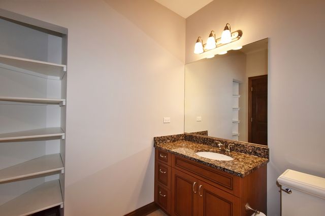 160 S River Street 311, Aurora, IL 60506