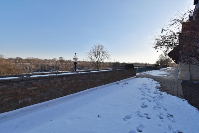 160 S River Street 311, Aurora, IL 60506